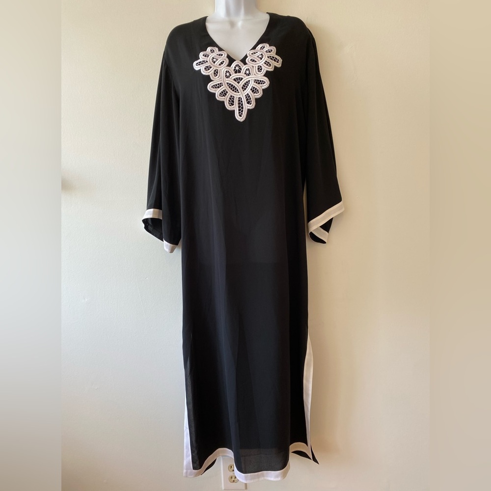 Set of two Oscar de la Renta long nightgowns black and white small - Picture 1 of 15